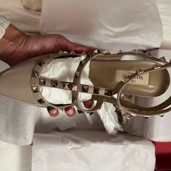 VALENTINO PATENT ROCKSTUD CAGED PUMP 100M, size EU 40 - Picture 6 of 8